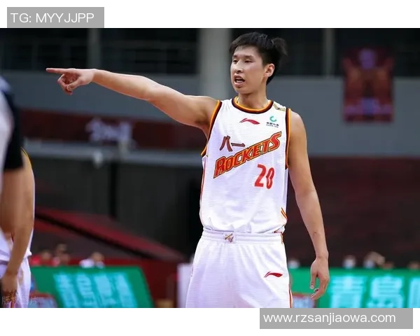 中国足球后卫球星成长之路与辉煌瞬间全景解读