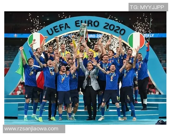 帕帕尼球星足球卡全套珍藏盒限量版，精彩内容等你探索