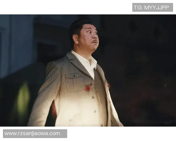 《从草根到球场之巅足球星梦的逆袭与荣耀之路》