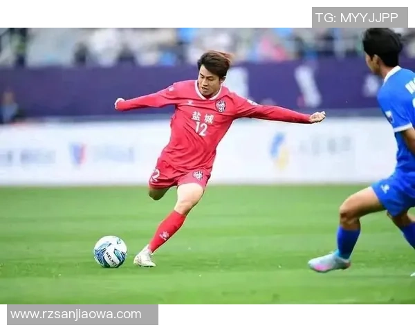 中国男子足球三大球星的崛起与未来发展潜力解析 中国男子足球三大球星的崛起与未来发展潜力解析